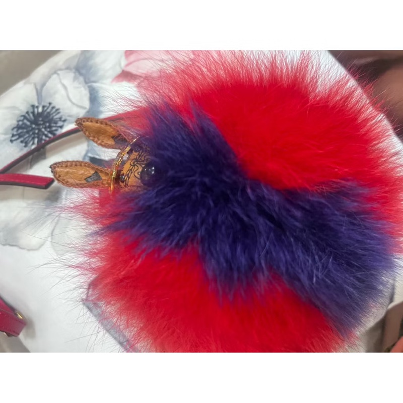 MCM包包 喜氣紅藍毛造型兔-1