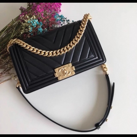 香奈兒leboy斜挎包 單肩包， 20cm*13cm 26開， 附件：質保卡