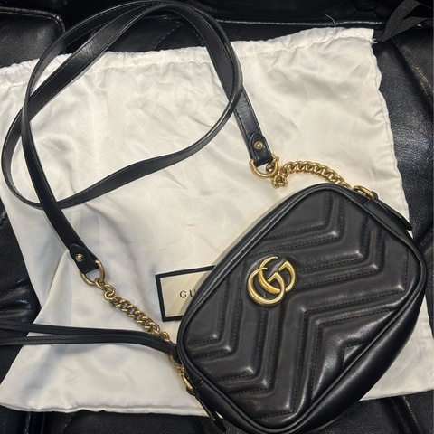 Gucci mini GG Marmont系列迷你相機包 馬夢18公分