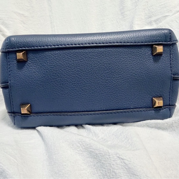 MCM Milla迷你藍色牛皮托特包-15