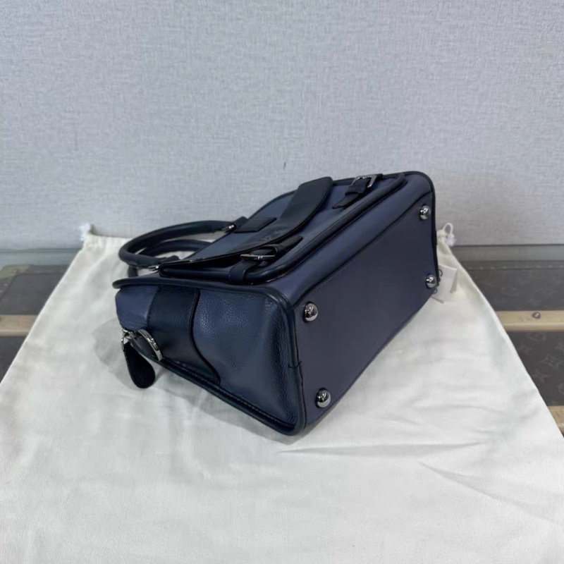 LOEWE 藍黑拼色銀扣手提斜背包25.5*22*13 98新配件:盒子塵袋-2