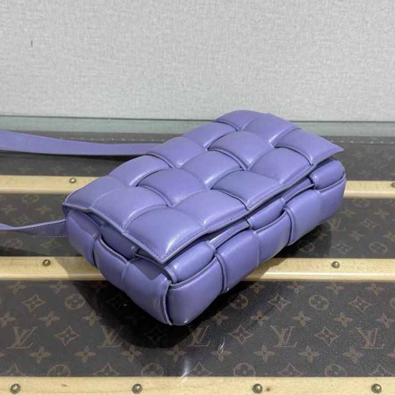 BV 紫色PaddedCassette銀扣肩背斜背枕頭包 26*18*8 98新配件塵袋-2