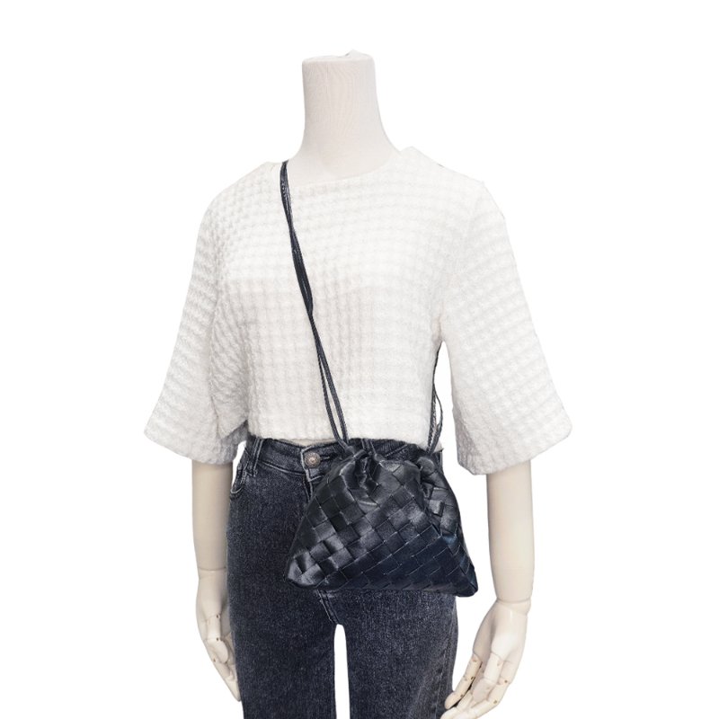 Bottega Veneta Dustbag 編織牛皮小號斜背雲朵包(黑)-5