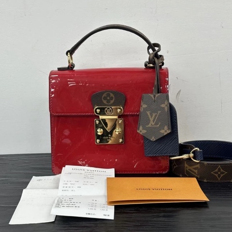 LV SpringStreet金扣紅色漆皮手提肩背斜背包 17*16*8.5 98新配件購證