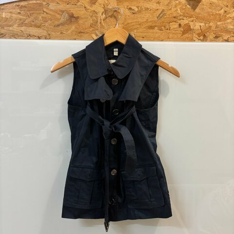 【美收精品】BURBERRY 深藍背心  4-103【隔月月中將轉賣至日本 上架期限30天】