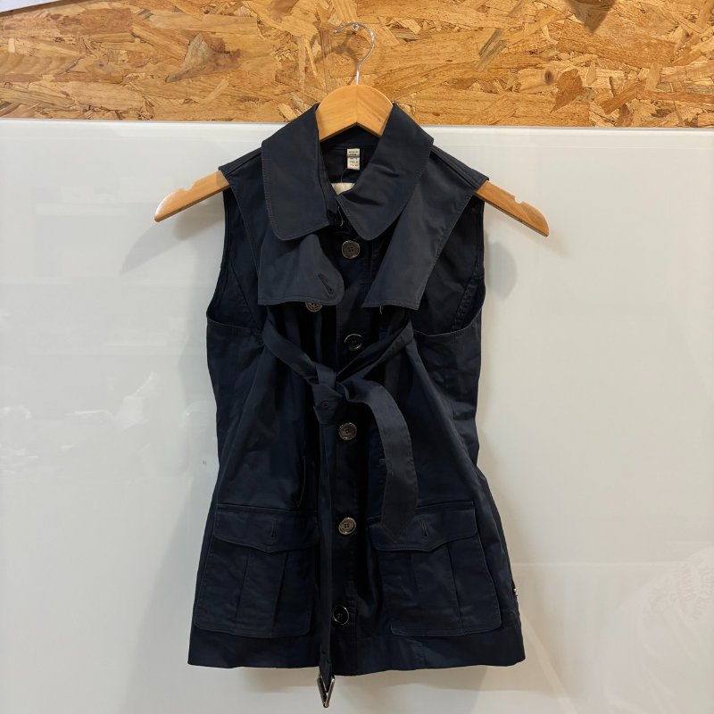 【美收精品】BURBERRY 深藍背心  4-103【隔月月中將轉賣至日本 上架期限30天】-0