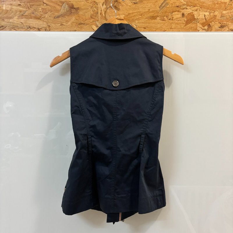 【美收精品】BURBERRY 深藍背心  4-103【隔月月中將轉賣至日本 上架期限30天】-1