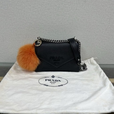 PRADA Monochrome黑銀十字紋肩背斜背包 21*14.5*10 98新配件塵袋掛飾