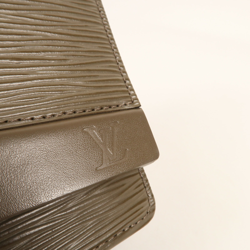 LOUIS VUITTON Epi Saint Tropez銀扣肩背袋-9