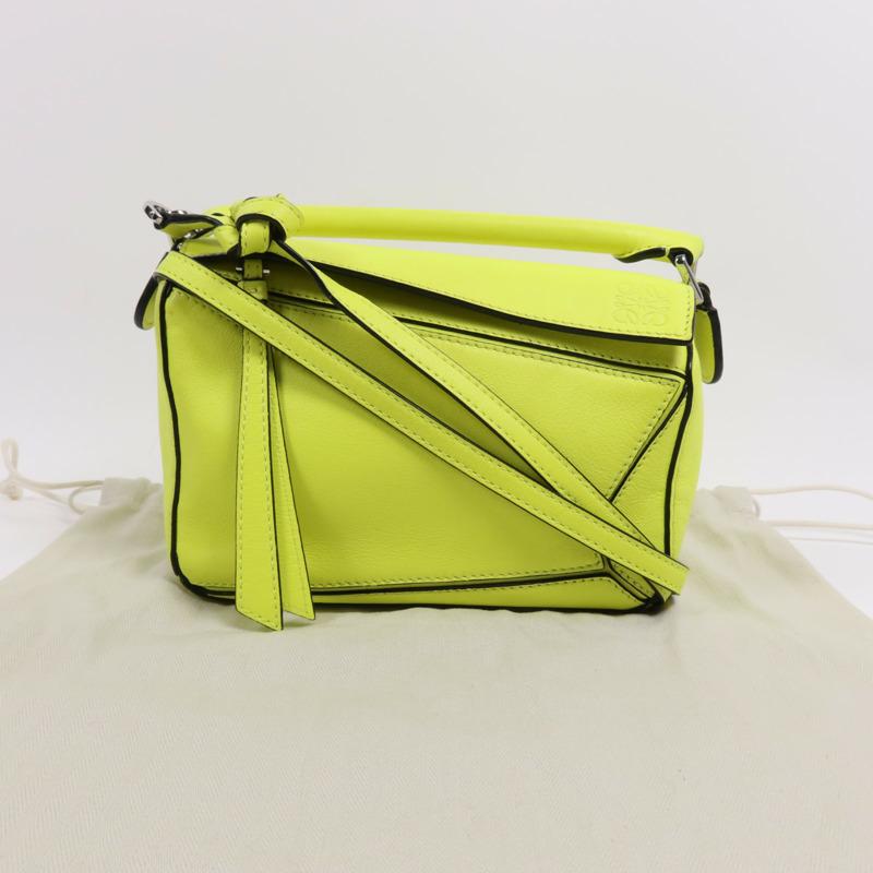 LOEWE 牛皮皮革Mini Puzzle銀扣手挽肩背兩用袋-5