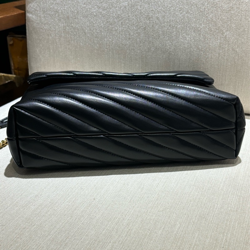 TORY BURCH Kira系列 大號 雙TLogo人字銜縫 翻蓋磁扣鏈條包單肩斜背包-7