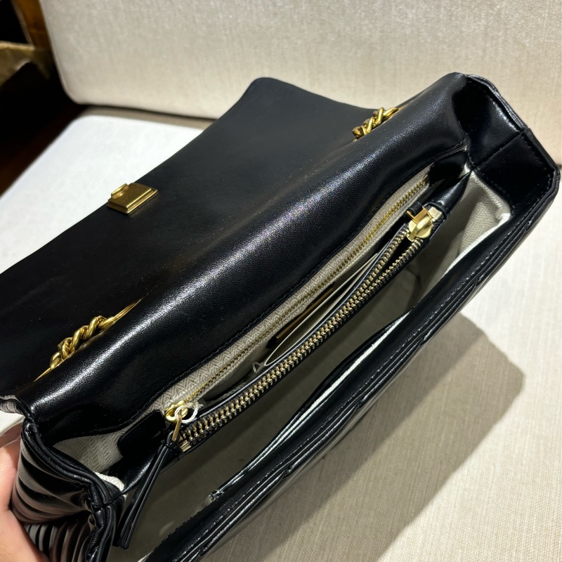 TORY BURCH Kira系列 大號 雙TLogo人字銜縫 翻蓋磁扣鏈條包單肩斜背包-8