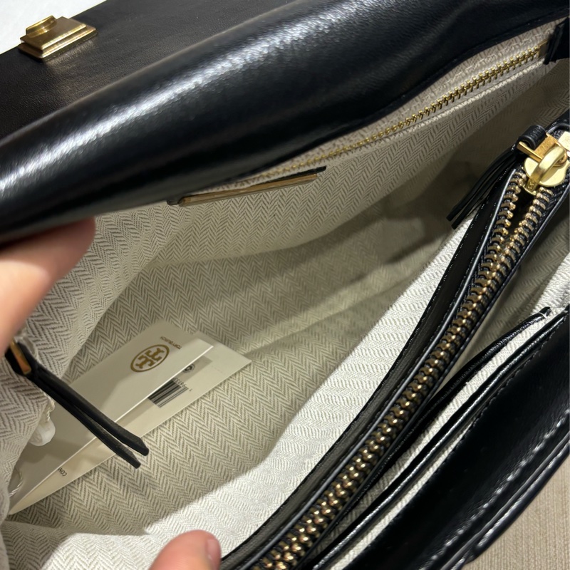 TORY BURCH Kira系列 大號 雙TLogo人字銜縫 翻蓋磁扣鏈條包單肩斜背包-11