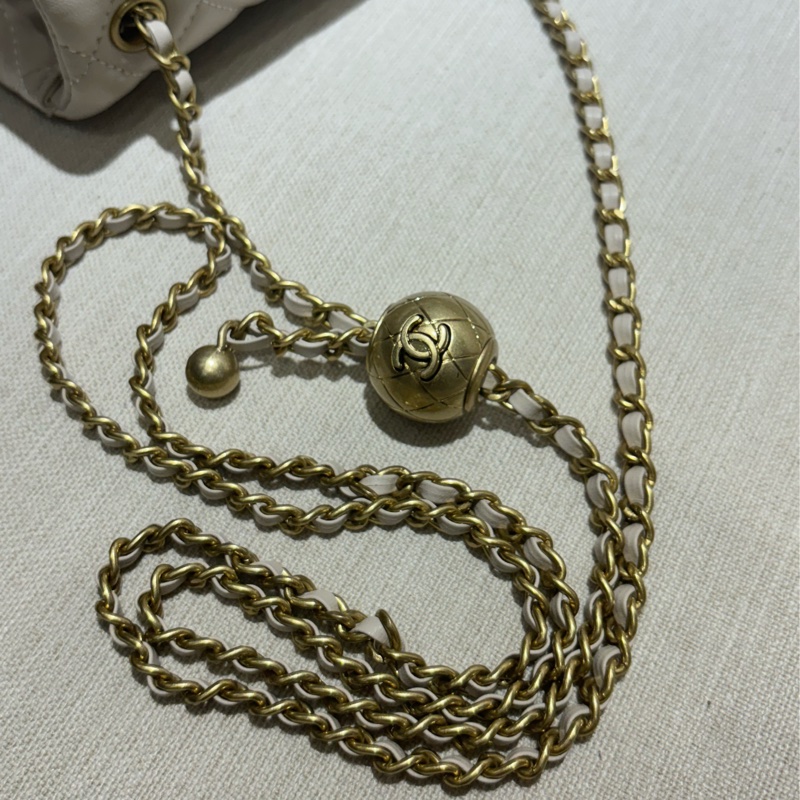 Chanel 香奈兒 淡金logo金球羊皮方胖斜背包-17cm-11