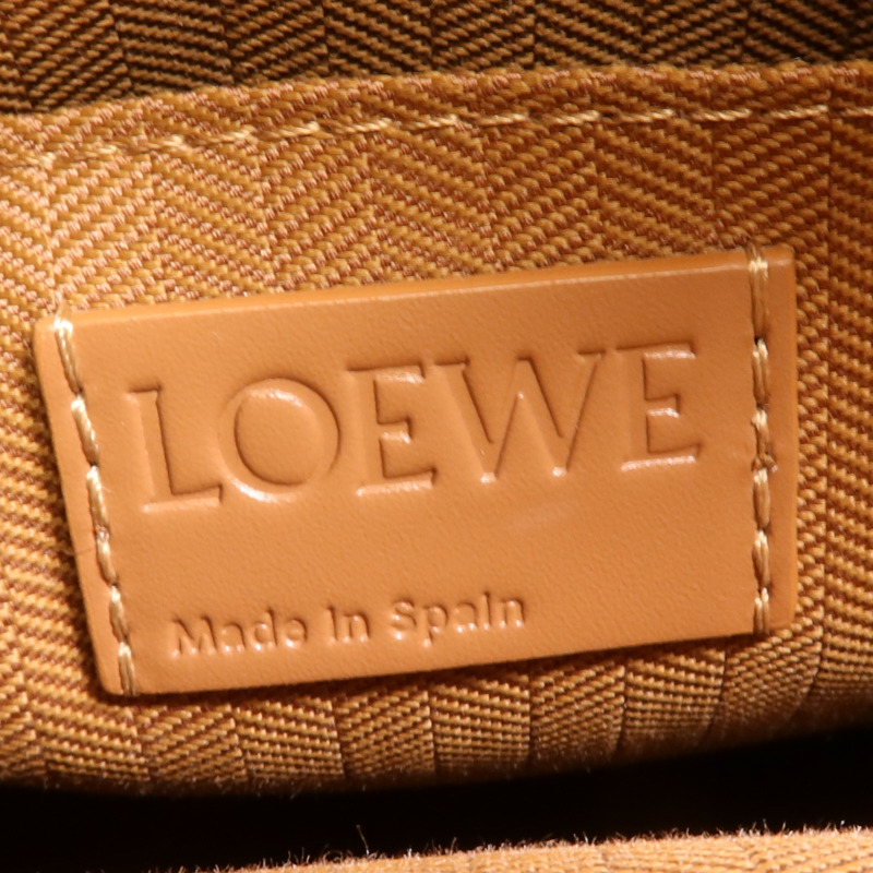 LOEWE 牛皮皮革Standard A5 Tote金扣手挽肩背兩用袋-4
