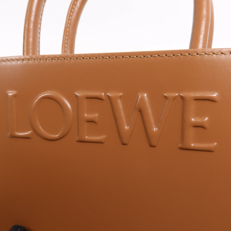 LOEWE 牛皮皮革Standard A5 Tote金扣手挽肩背兩用袋-13