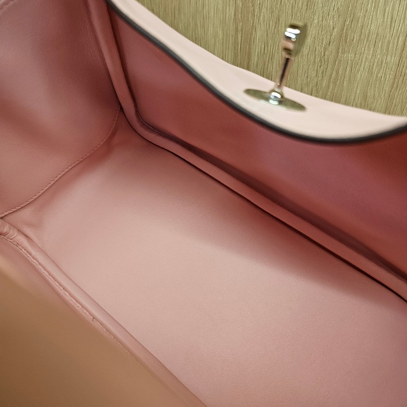 [實品超級美❣️] Hermes櫻花粉Swift皮銀釦Lindy26-17