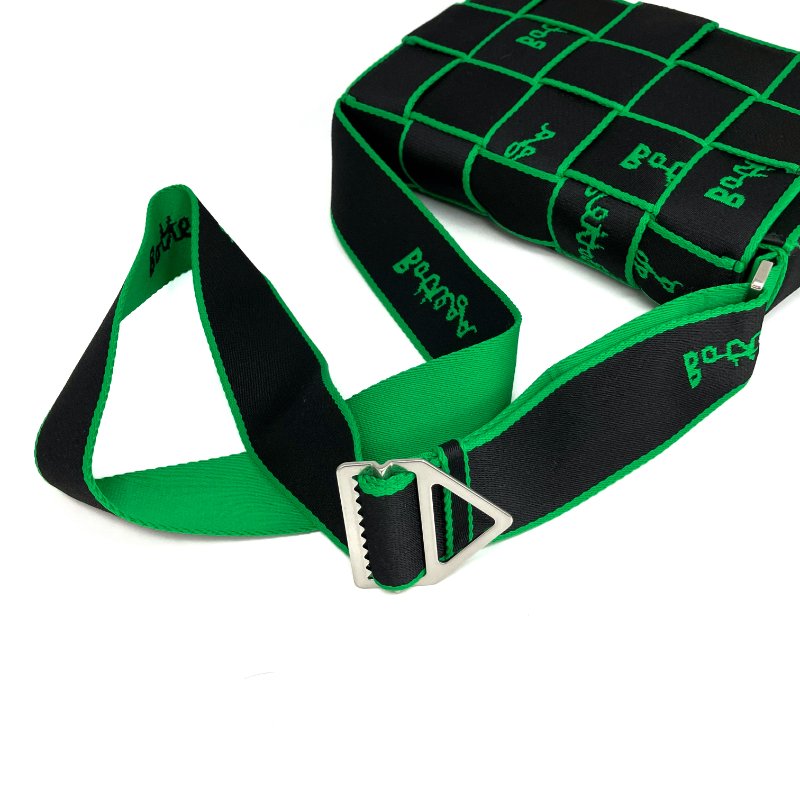 ☆Bottega Veneta寶緹嘉 Cassette Black Green Canvas Shoulder Bag 黑色綠色帆布肩背袋 - 257019039-9