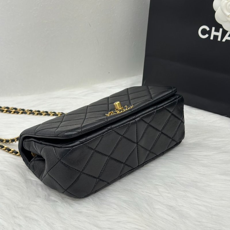 CHANEL 24P 19 菱格紋口蓋包 - 黑金-4