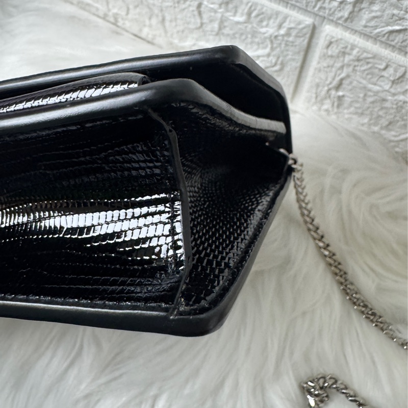 YSL黑蜥蜴皮紋銀釦兩 用包-11