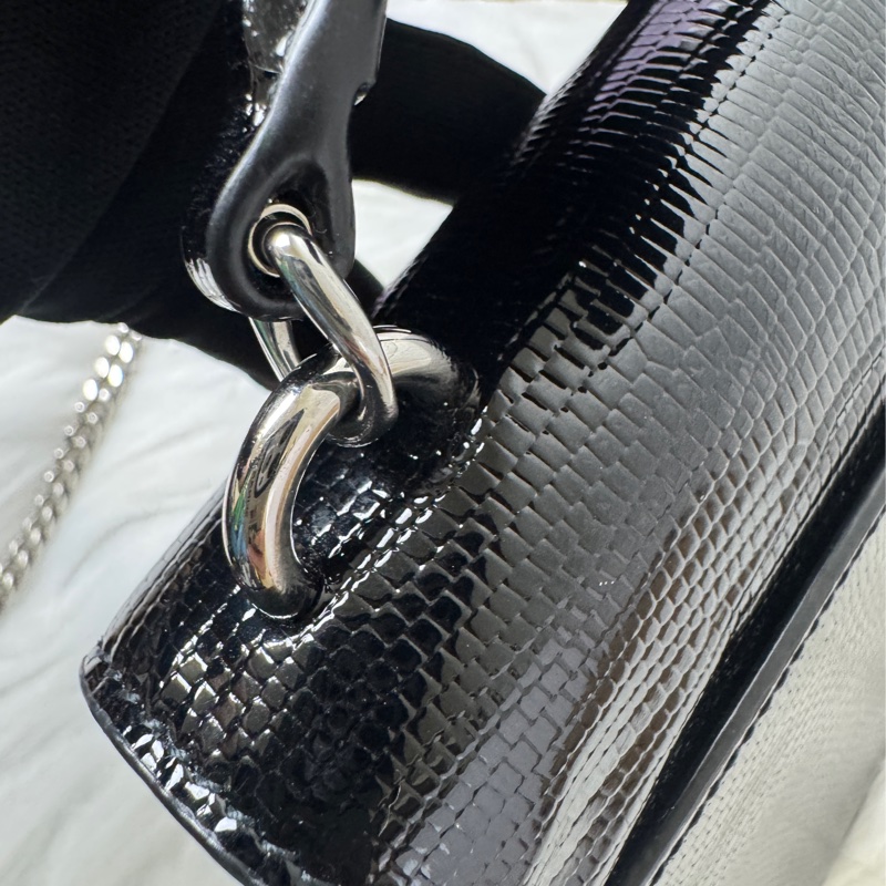YSL黑蜥蜴皮紋銀釦兩 用包-15