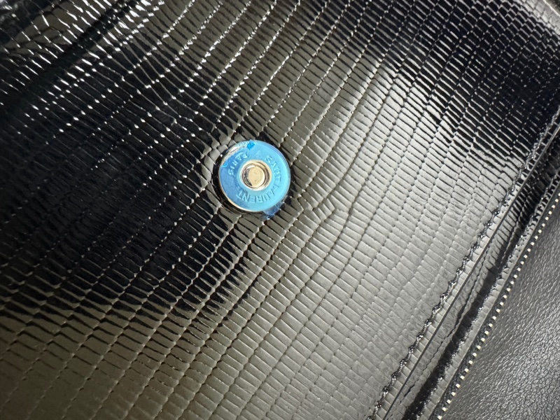 YSL黑蜥蜴皮紋銀釦兩 用包-18