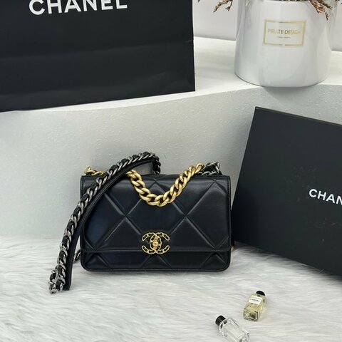 CHANEL 19 經典菱格紋雙色鍊WOC - 黑金