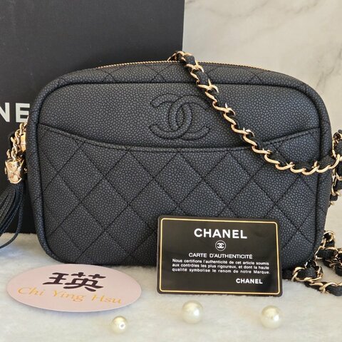 CHANEL 小牛皮及金色金屬 18B🎀現品實拍 🎀   Shoulder Bag金扣鏈帶肩背/斜背包