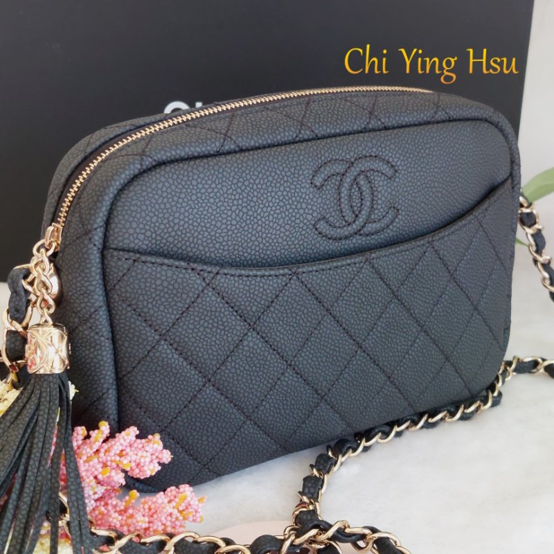 CHANEL 小牛皮及金色金屬 18B🎀現品實拍 🎀   Shoulder Bag金扣鏈帶肩背/斜背包-14