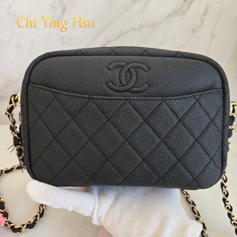 CHANEL 小牛皮及金色金屬 18B🎀現品實拍 🎀   Shoulder Bag金扣鏈帶肩背/斜背包-11