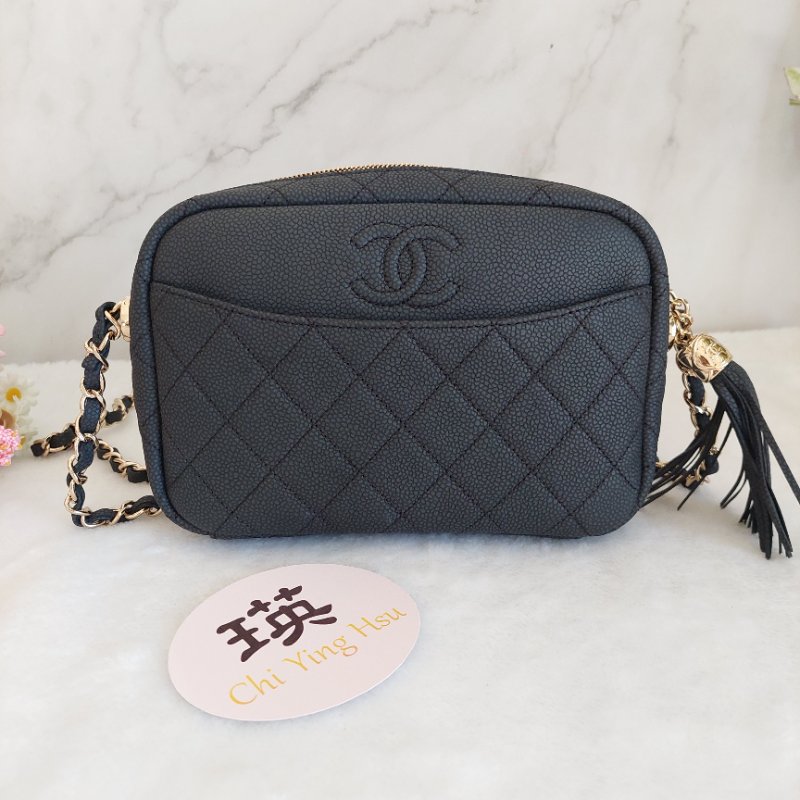CHANEL 小牛皮及金色金屬 18B🎀現品實拍 🎀   Shoulder Bag金扣鏈帶肩背/斜背包-18