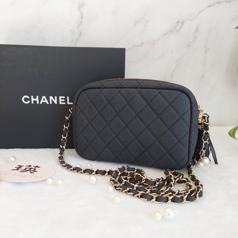 CHANEL 小牛皮及金色金屬 18B🎀現品實拍 🎀   Shoulder Bag金扣鏈帶肩背/斜背包-20