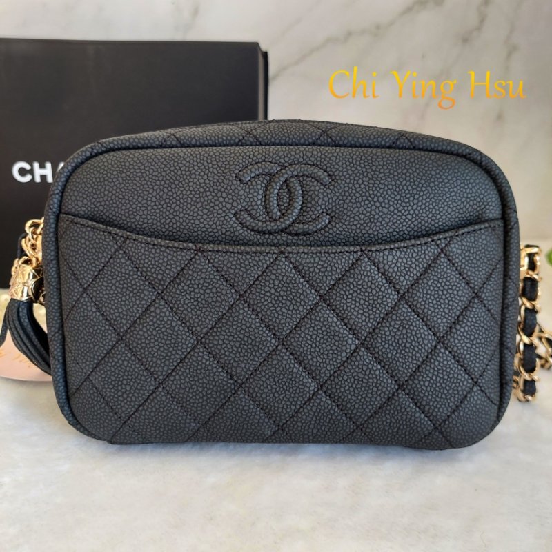 CHANEL 小牛皮及金色金屬 18B🎀現品實拍 🎀   Shoulder Bag金扣鏈帶肩背/斜背包-30