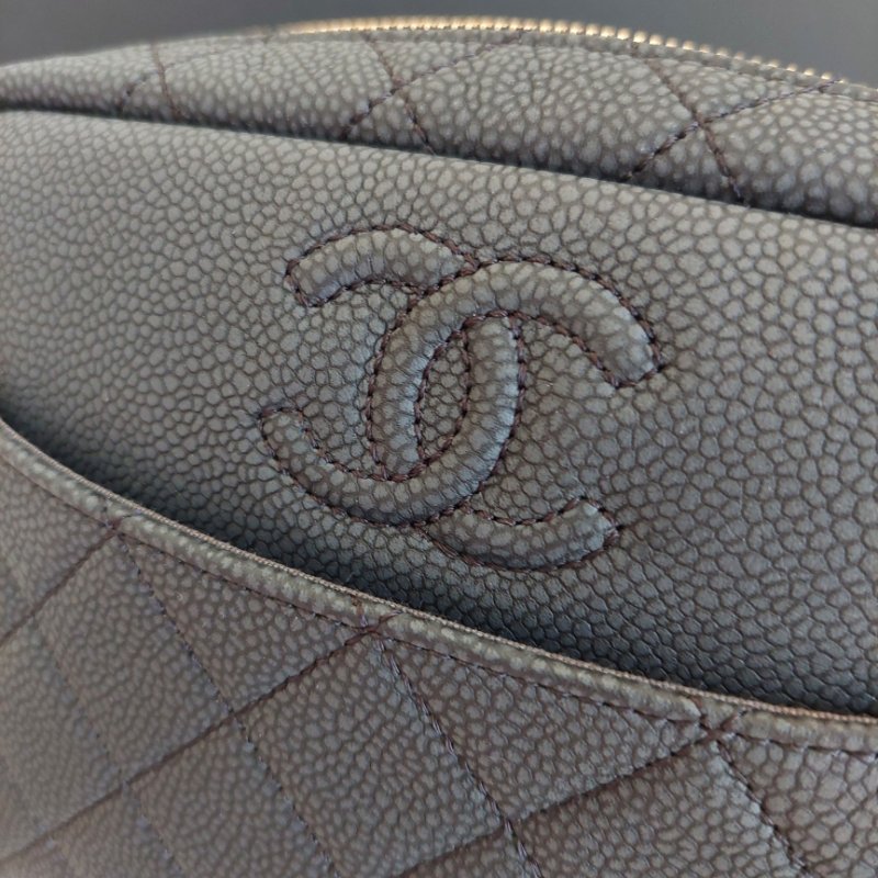 CHANEL 小牛皮及金色金屬 18B🎀現品實拍 🎀   Shoulder Bag金扣鏈帶肩背/斜背包-49