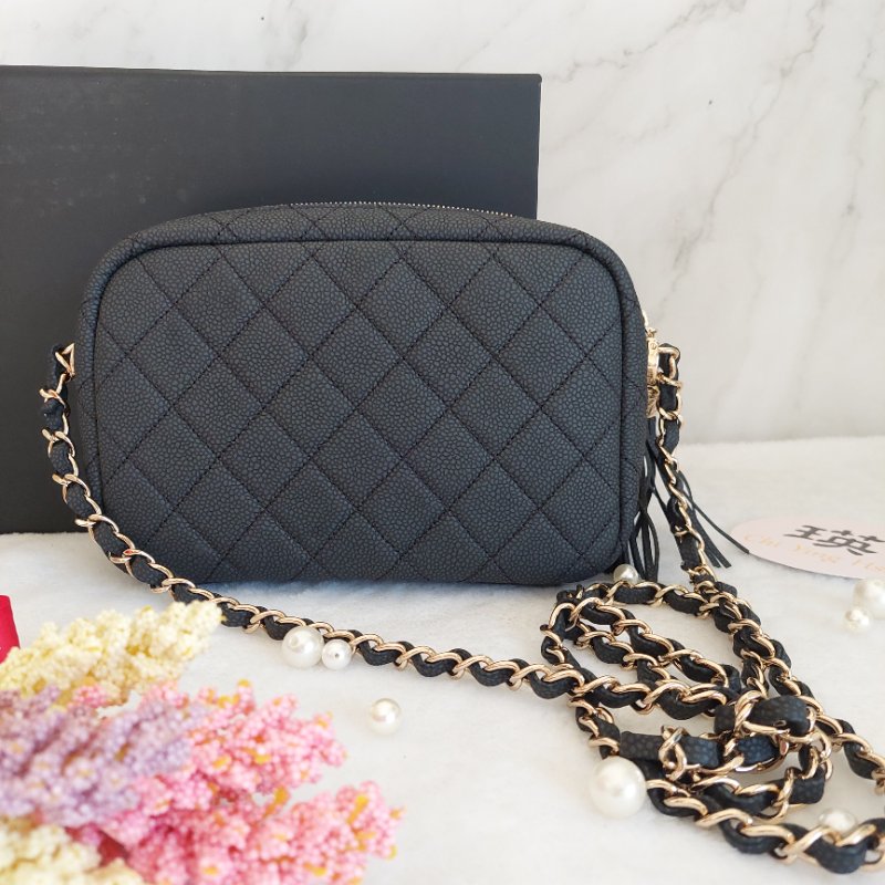 CHANEL 小牛皮及金色金屬 18B🎀現品實拍 🎀   Shoulder Bag金扣鏈帶肩背/斜背包-64