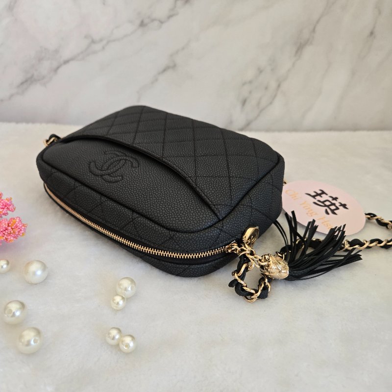 CHANEL 小牛皮及金色金屬 18B🎀現品實拍 🎀   Shoulder Bag金扣鏈帶肩背/斜背包-75