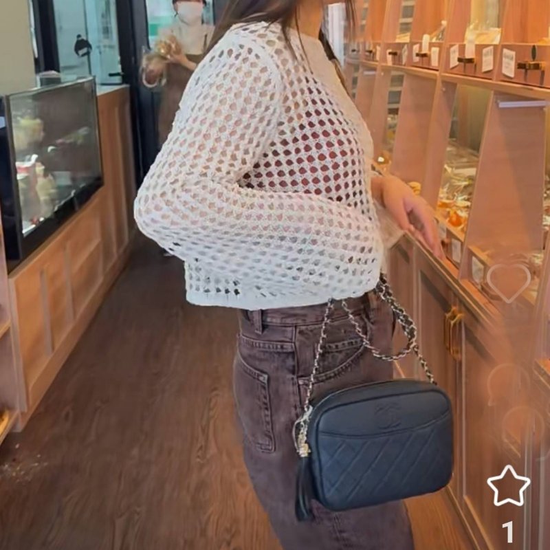 CHANEL 小牛皮及金色金屬 18B🎀現品實拍 🎀   Shoulder Bag金扣鏈帶肩背/斜背包-7