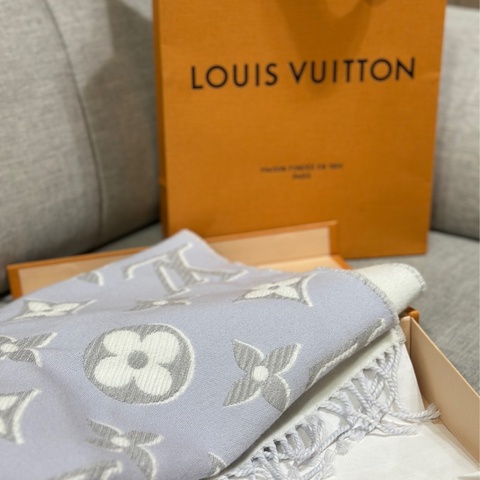 Lv Essential shine雙面羊毛銀蔥保暖圍巾/披肩