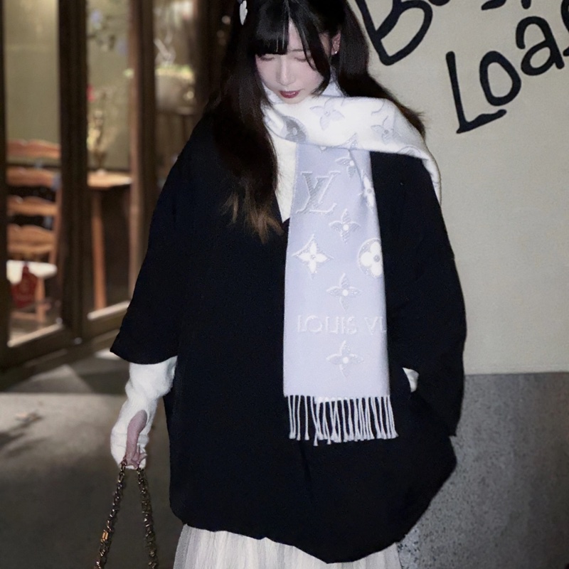 Lv Essential shine雙面羊毛銀蔥保暖圍巾/披肩-4