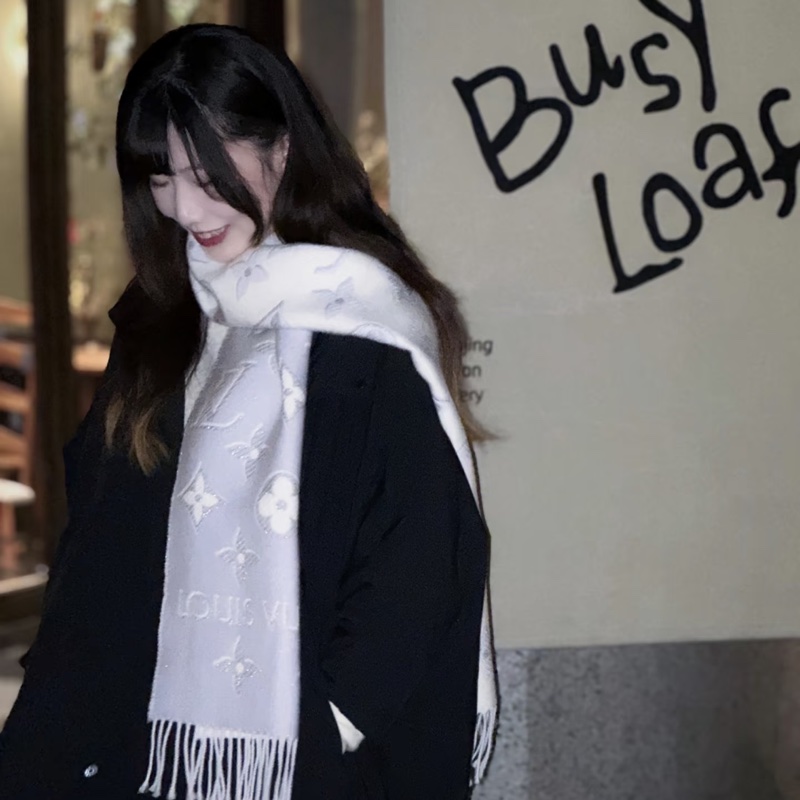 Lv Essential shine雙面羊毛銀蔥保暖圍巾/披肩-5