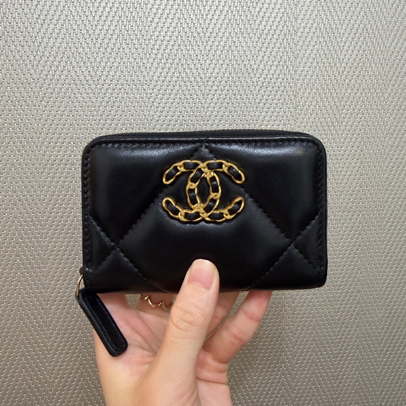 Chanel 黑羊皮霧金釦19拉鍊零錢包-0