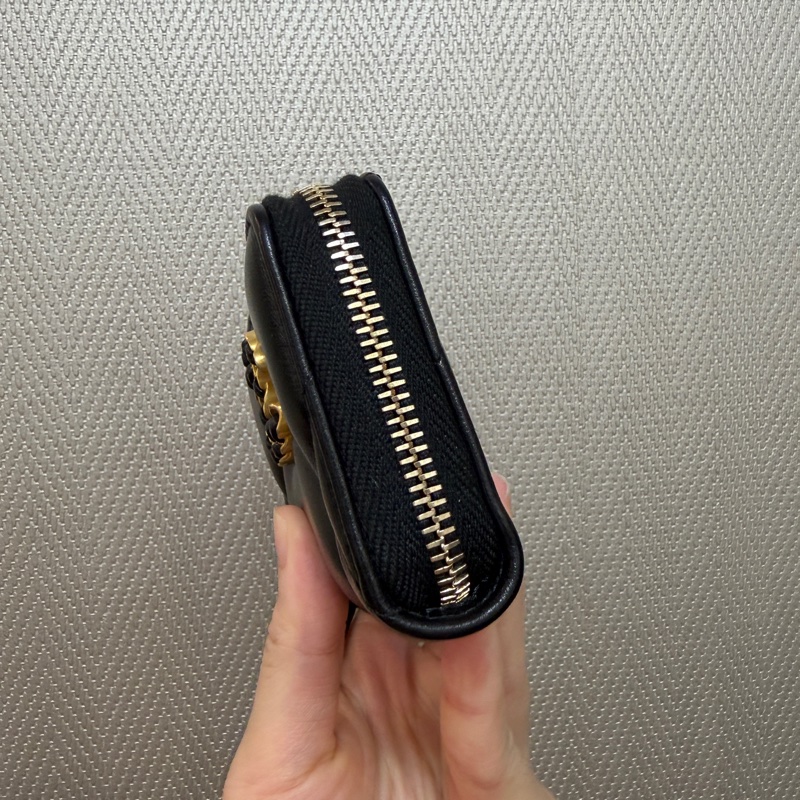 Chanel 黑羊皮霧金釦19拉鍊零錢包-1