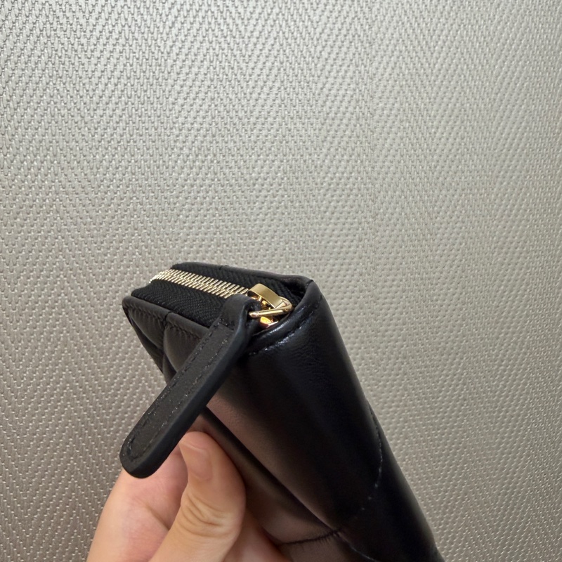Chanel 黑羊皮霧金釦19拉鍊零錢包-5
