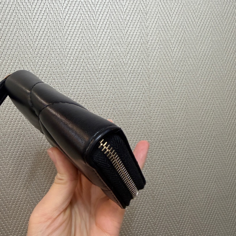 Chanel 黑羊皮霧金釦19拉鍊零錢包-6