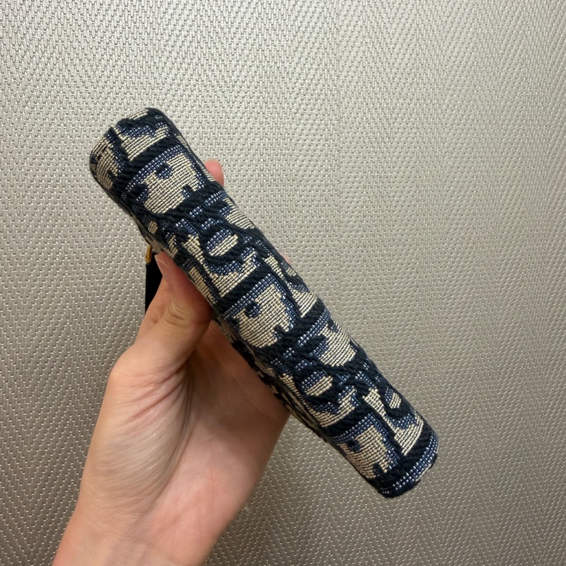 Dior 藍提花布Montaigne 30 Dahlia對釦短夾-6