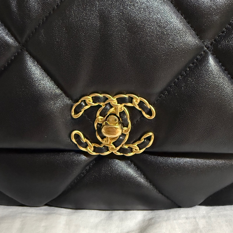 CHANEL 19Bag-1