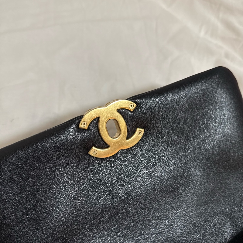 CHANEL 19Bag-3