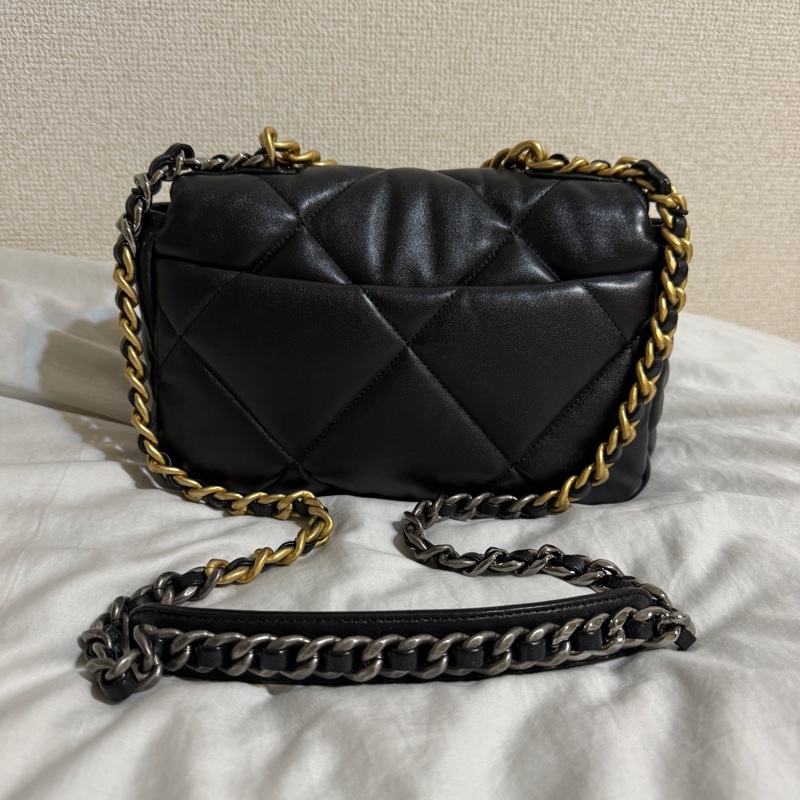 CHANEL 19Bag-6