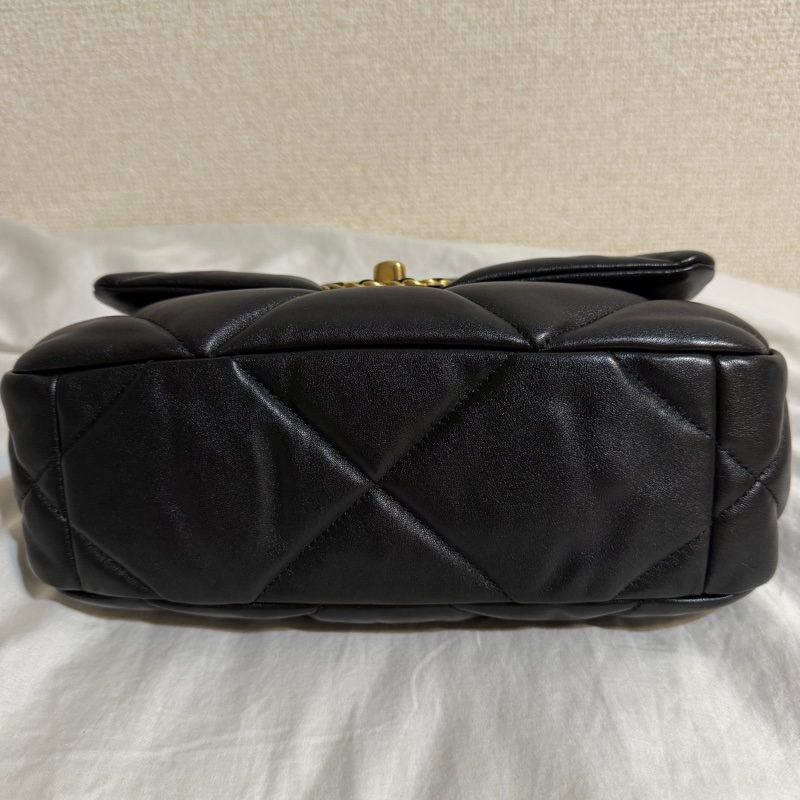 CHANEL 19Bag-7