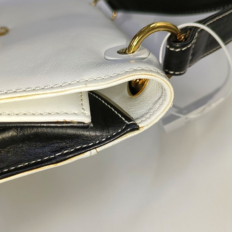 CHANEL 白色牛皮單肩包 金色五金 中古款-9